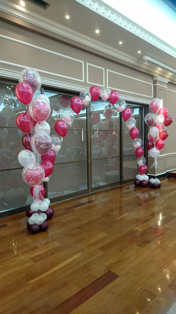 ウェディングバルーンアーチ