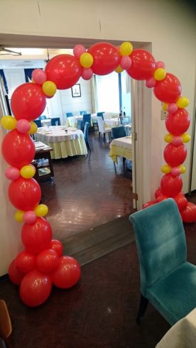 誕生日パーティアーチ